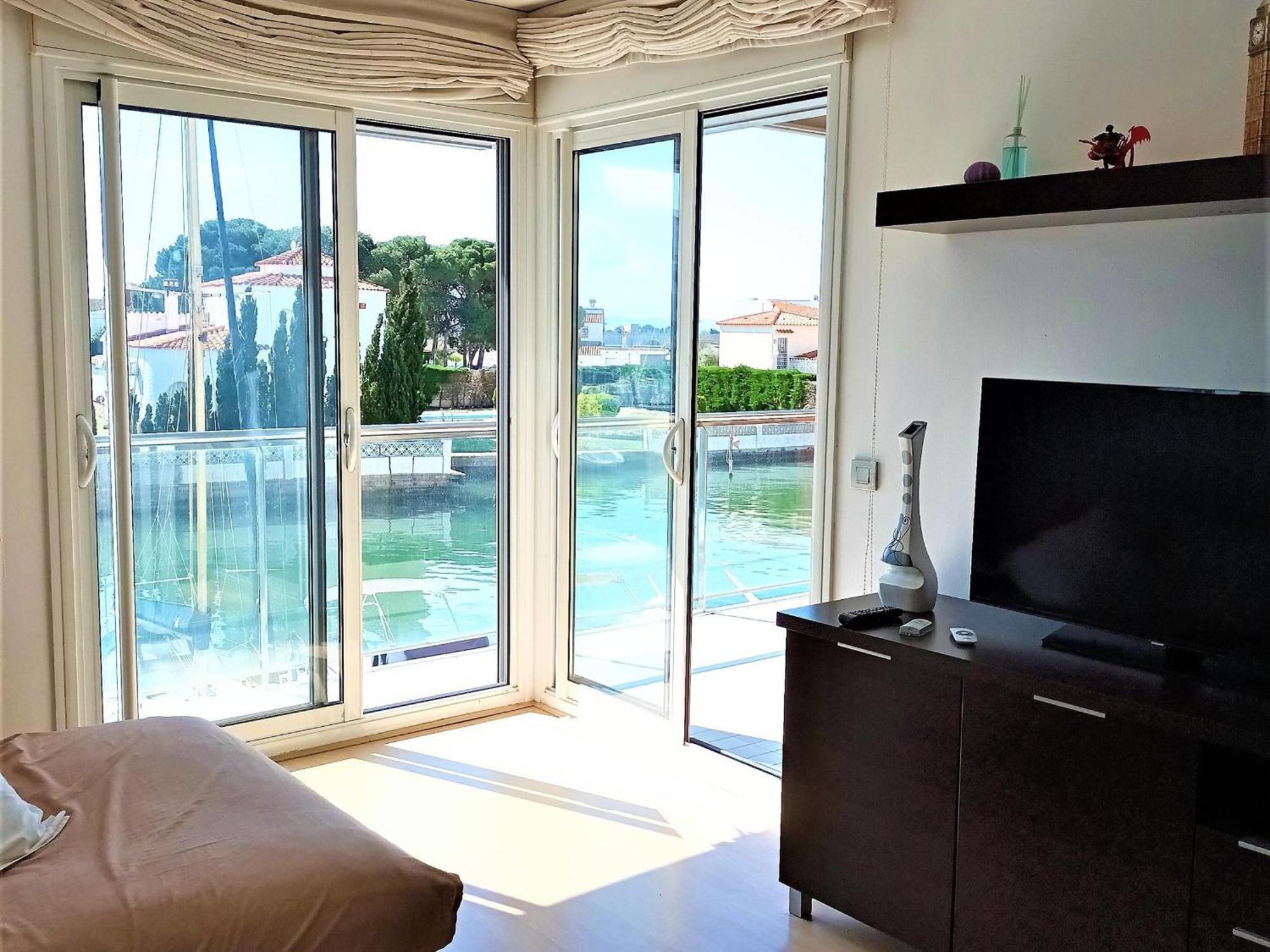 Apartment Luminoso En Santa Margarita Con Terraza Y Piscina, Cerca De La Playa De La Rubina - Es-258-79 Roses